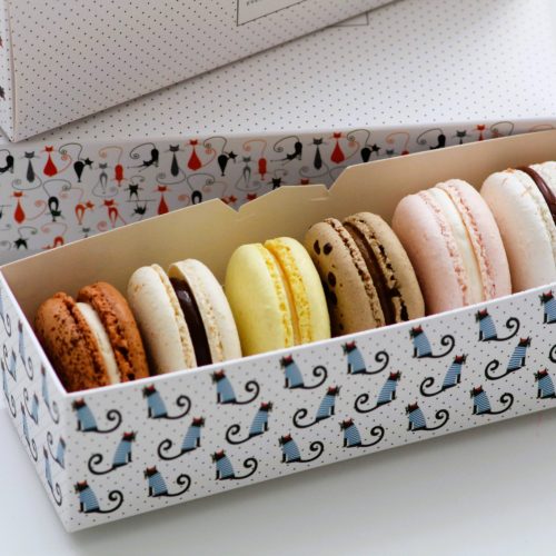 Macarons selection box of 6