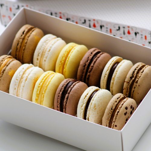 Macarons signature box of 12
