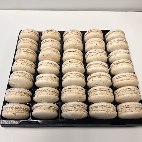 Caramelised Pecan Macarons – Tray of 35